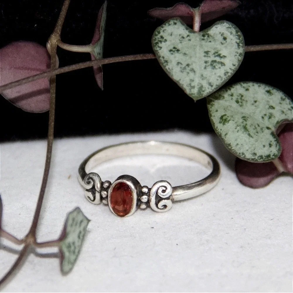 Vintage Sterling Silver Garnet Scroll Ring 925 Filigree Boho Band Size 6.75